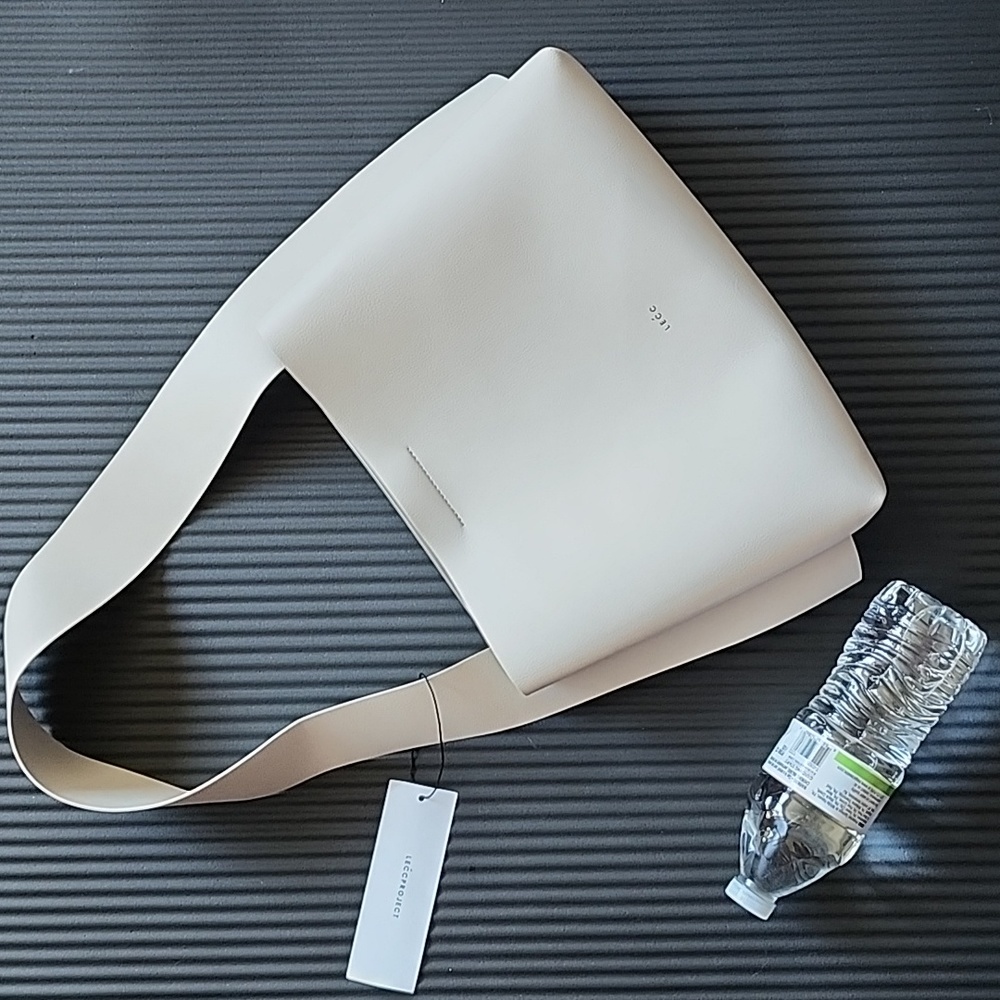 NWT! 😍 LECC PROJECT - Arc Low Bucket Bag (IVORY)
